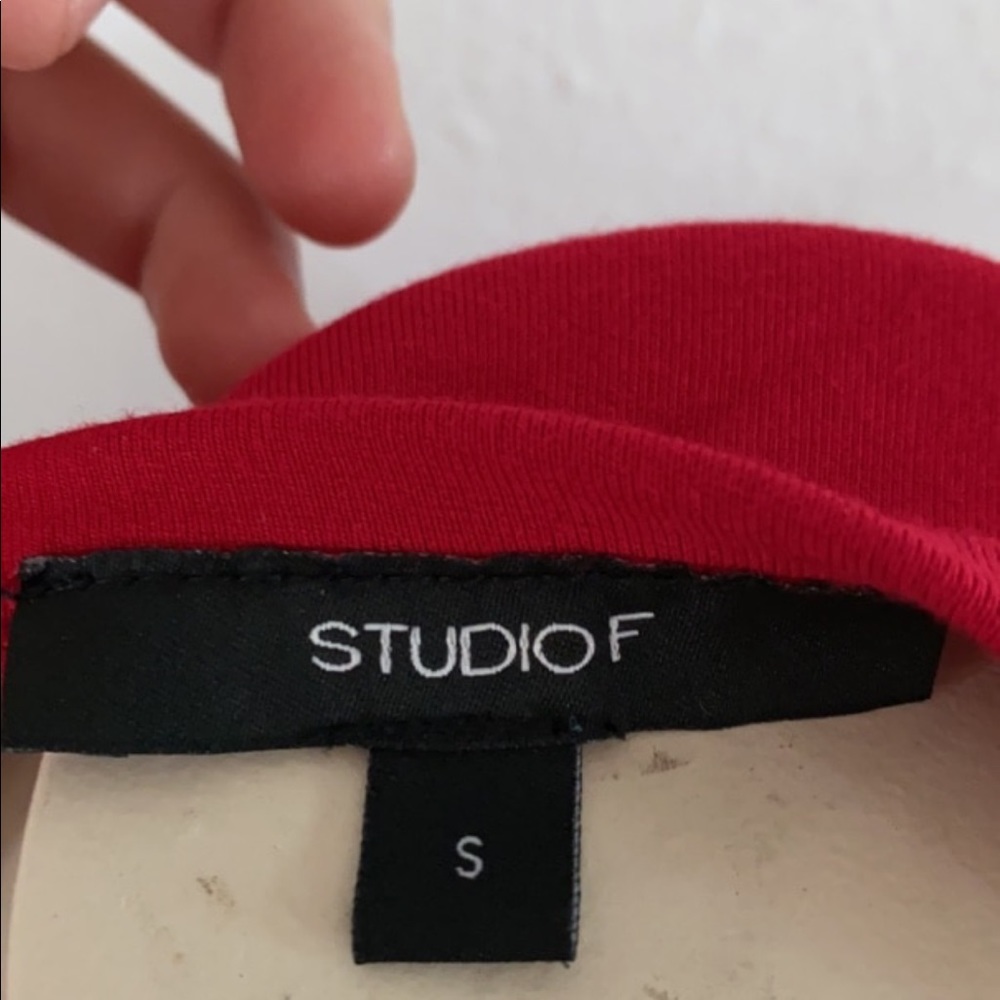 Studio F top - Picture 2 of 2